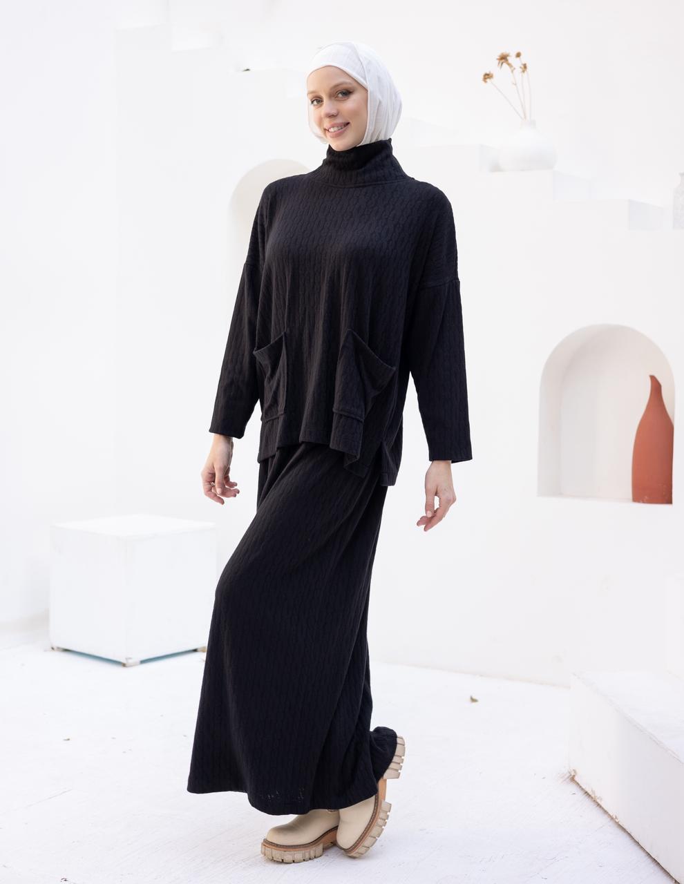 Woolen knitted set in Black