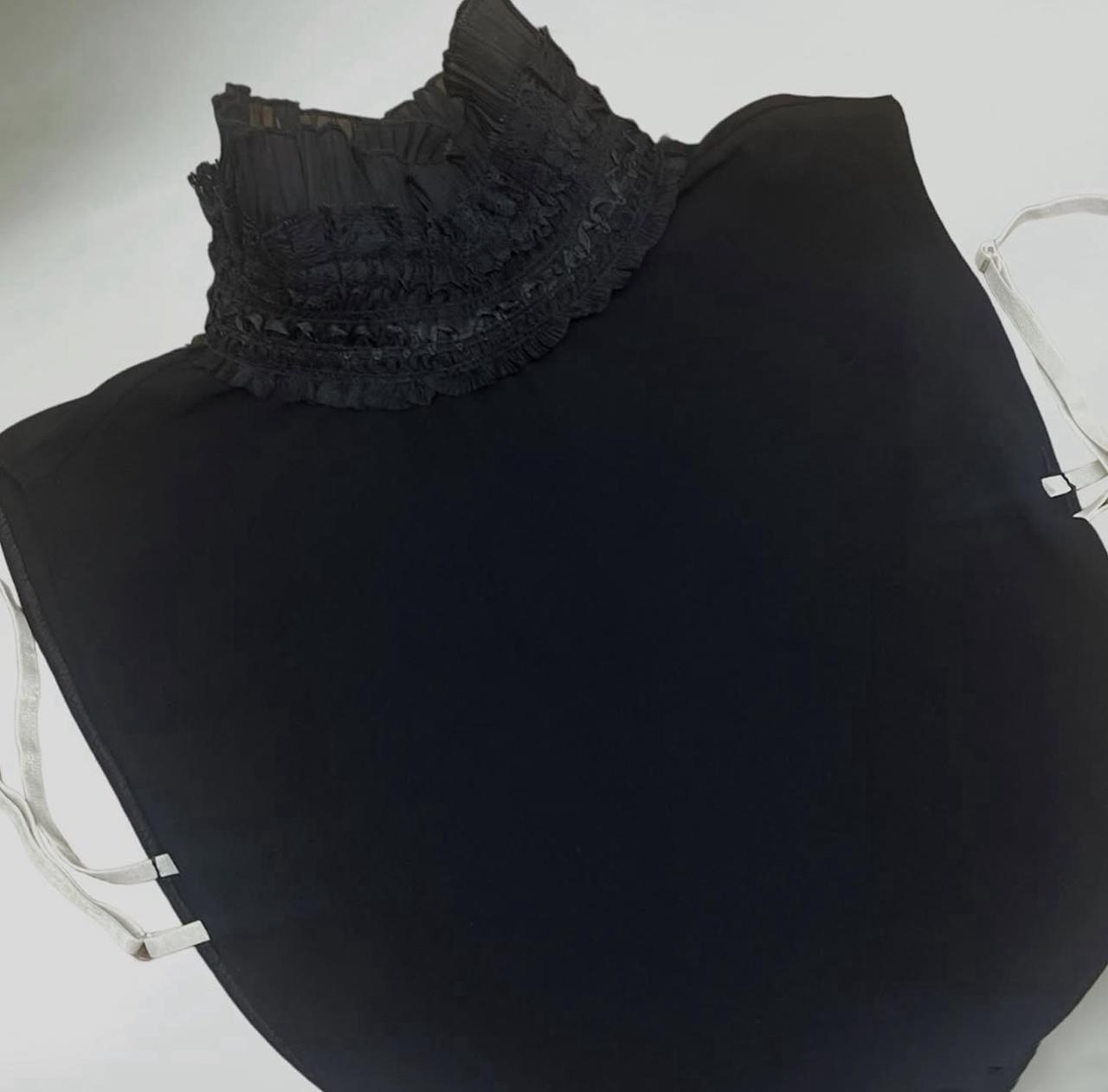 crushed black collar