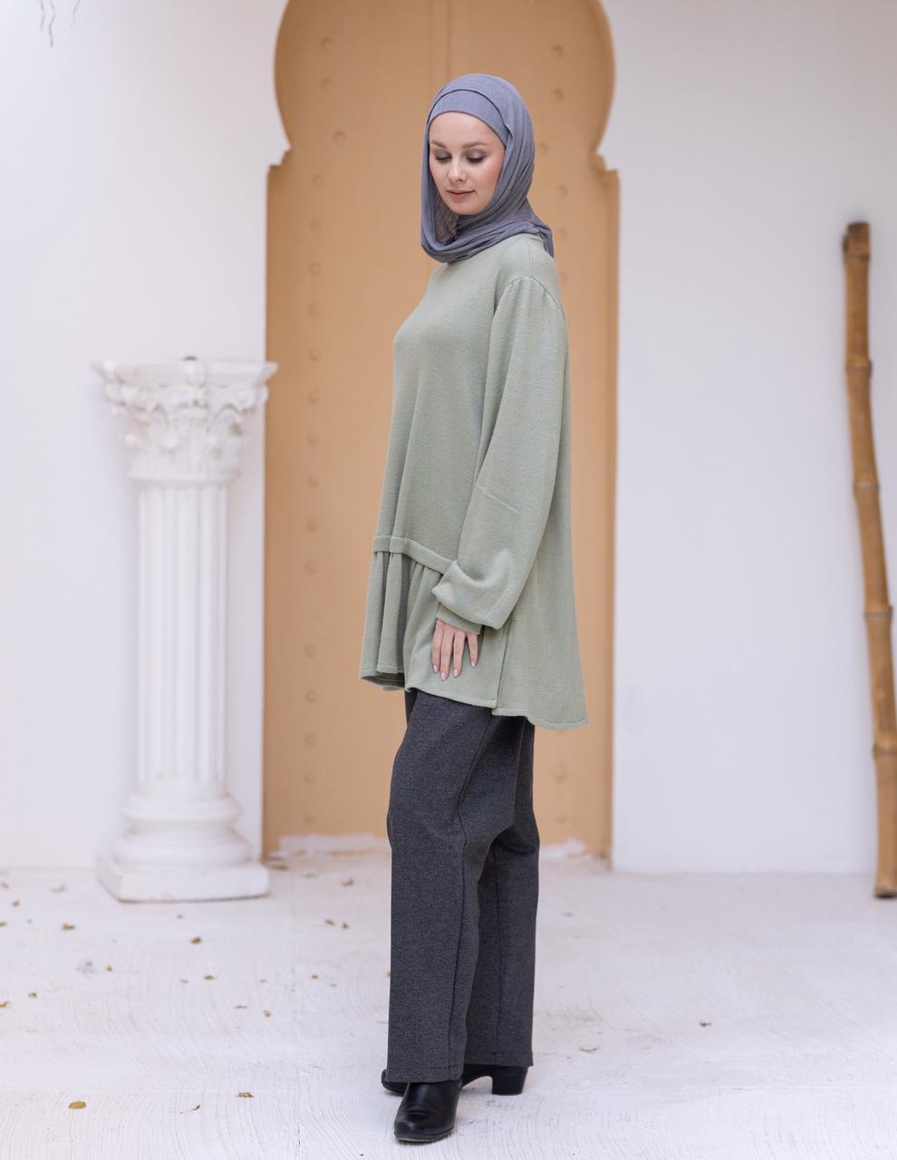 Cashmere pullover with ruffles