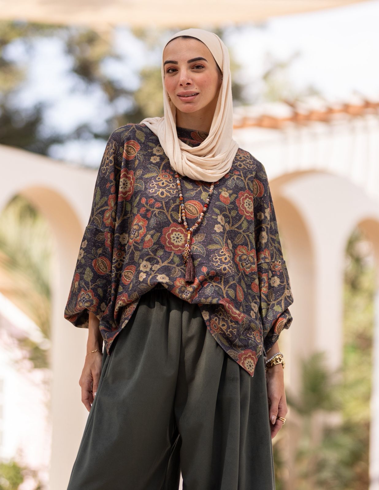 Floral knitted pullover in Navy