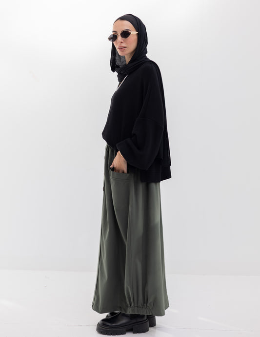 Velvet skirt with pockets in Olive