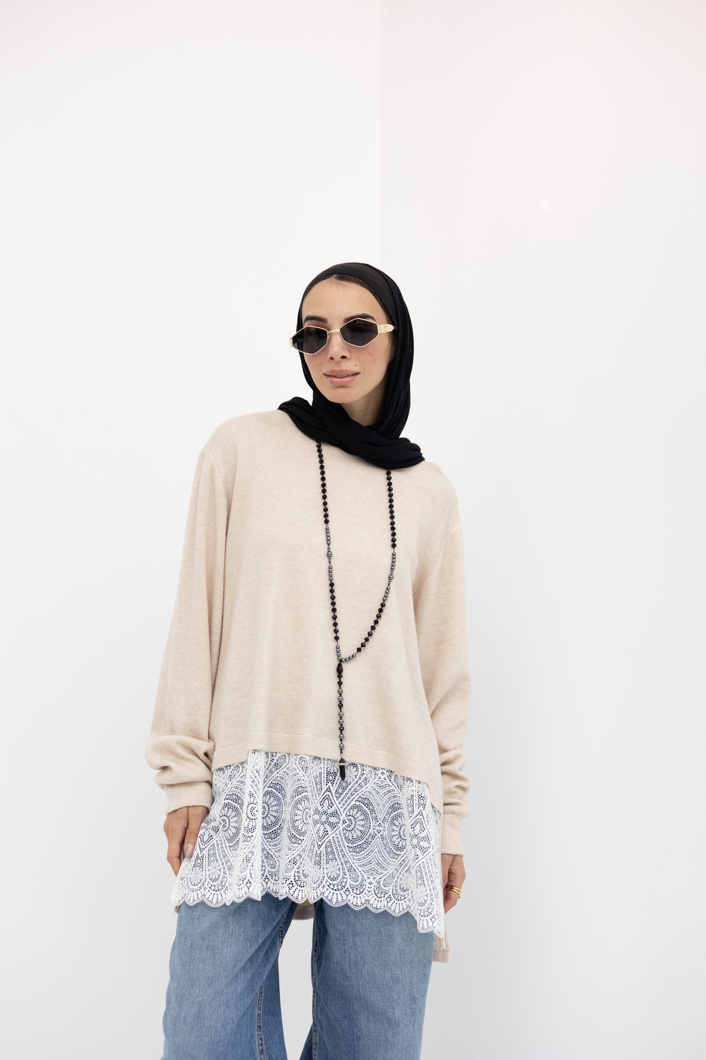 Cashmere pullover with lace in Beige