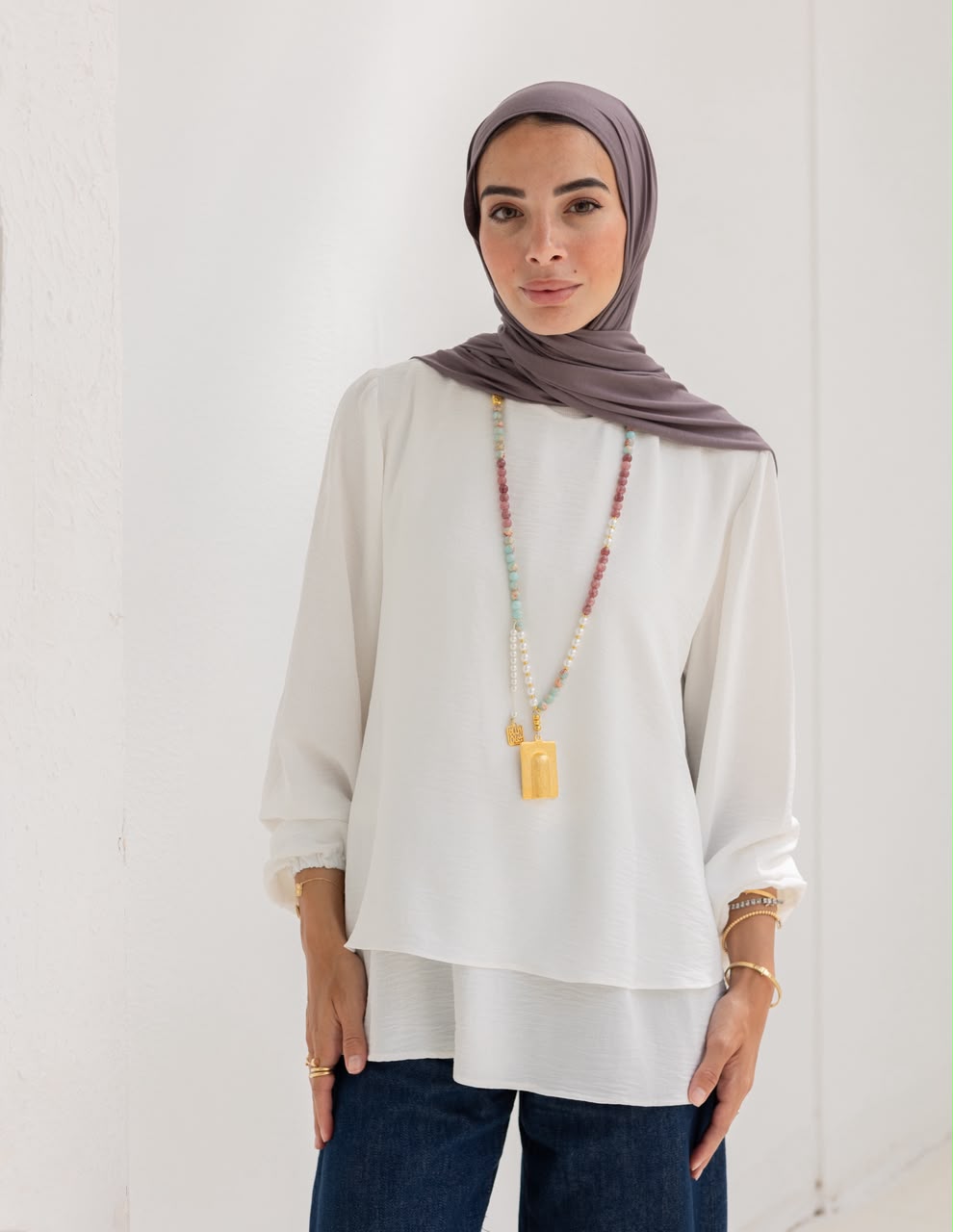 Double layers top with sleeves in light off white