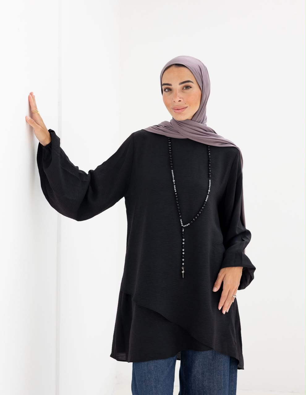 Crossed top with sleeves in Black