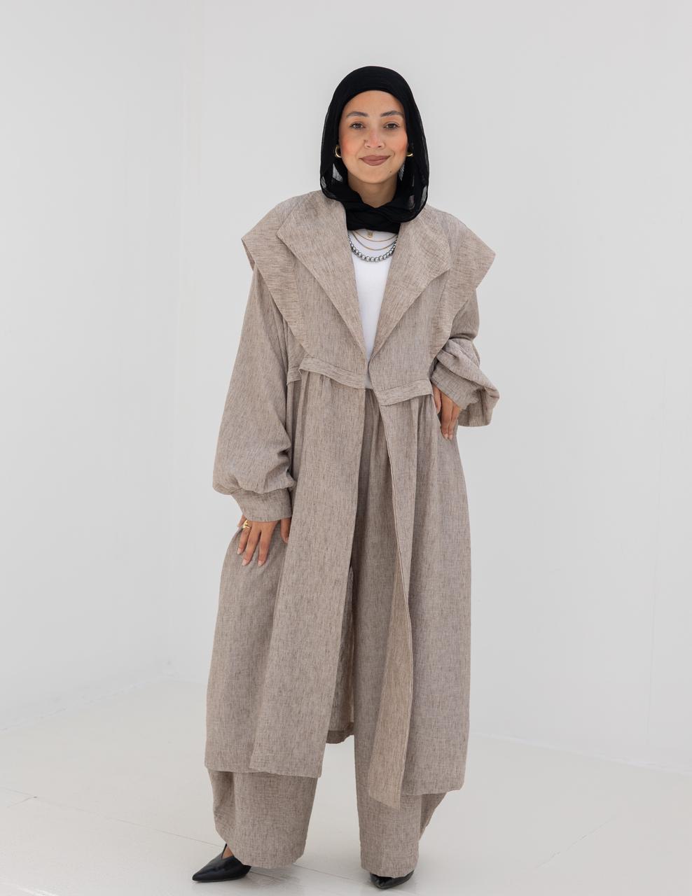 Trendy Lenin Pants with golden dots in Cafe