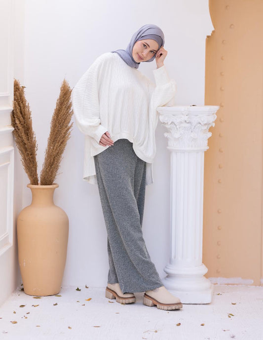 High low knitted pullover in off white