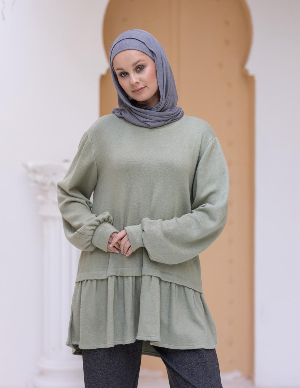 Cashmere pullover with ruffles