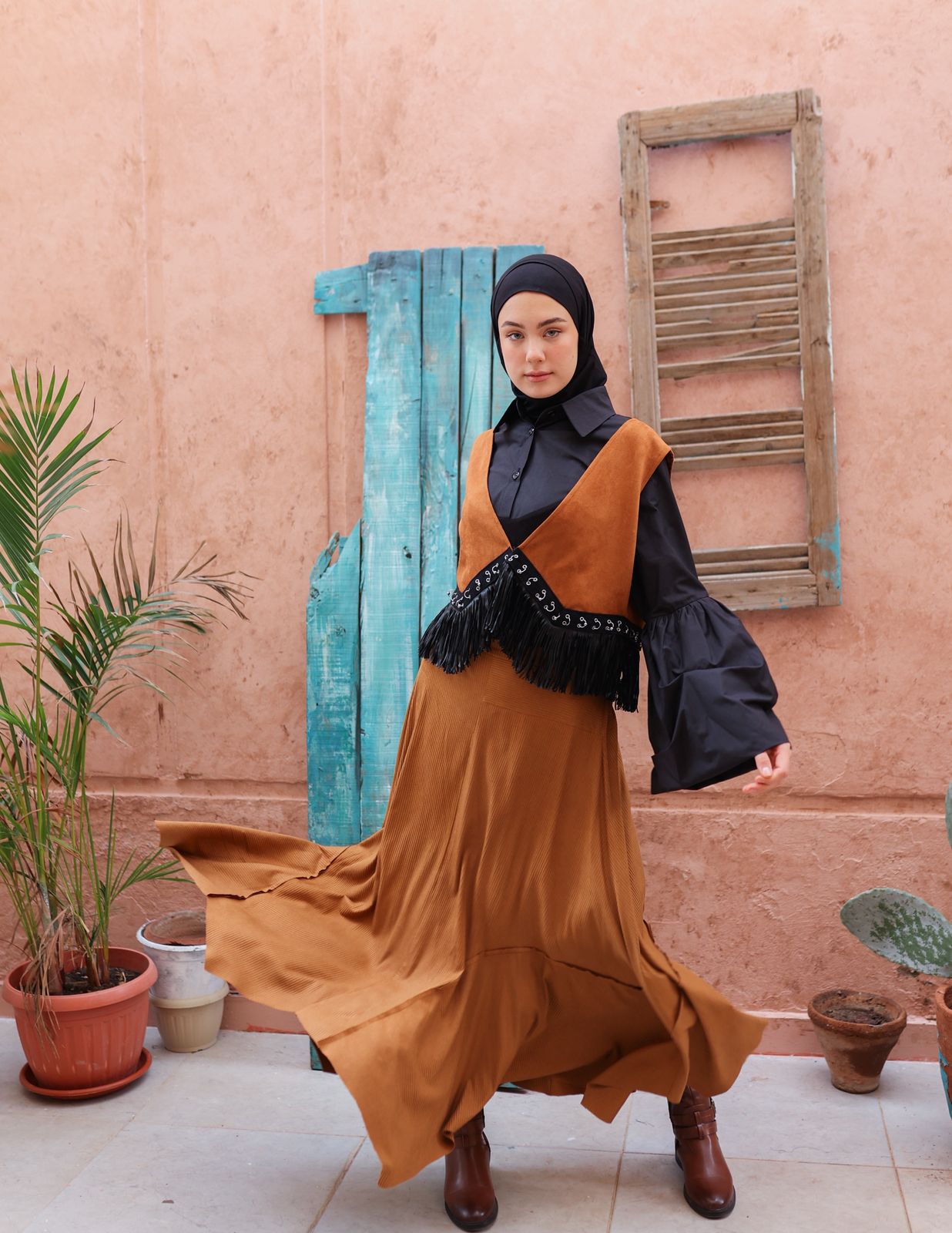 Asymmetrical skirt in Brown