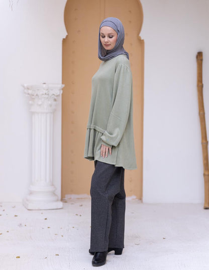 Cashmere pullover with ruffles