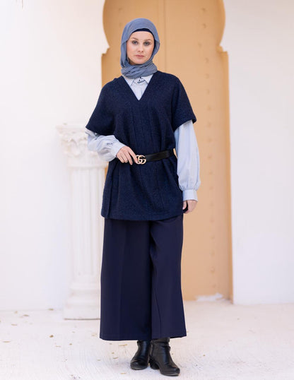 Short woolen pants in Navy