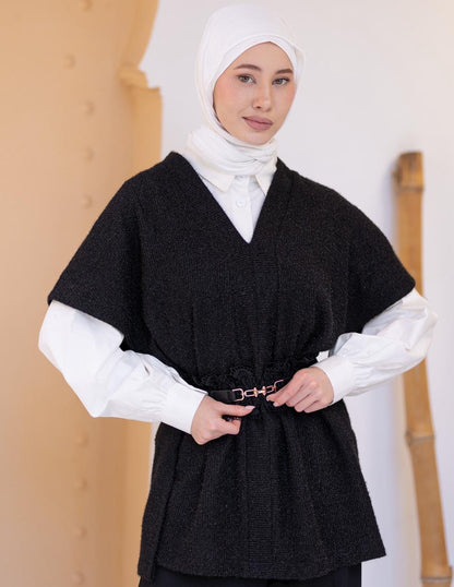 Woolen vest in Black