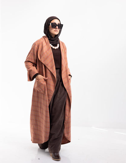 Elegant woolen checked cardigan