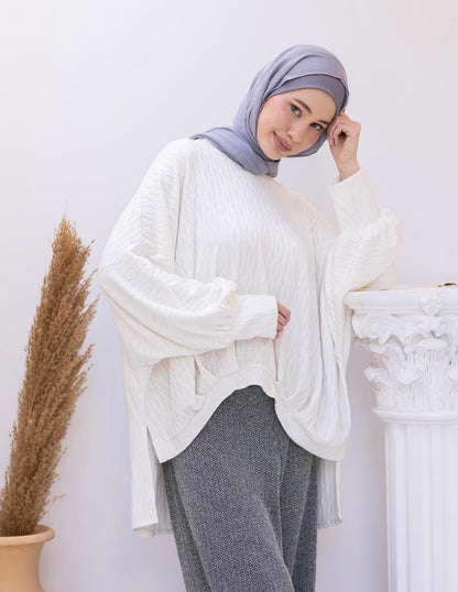High low knitted pullover in off white