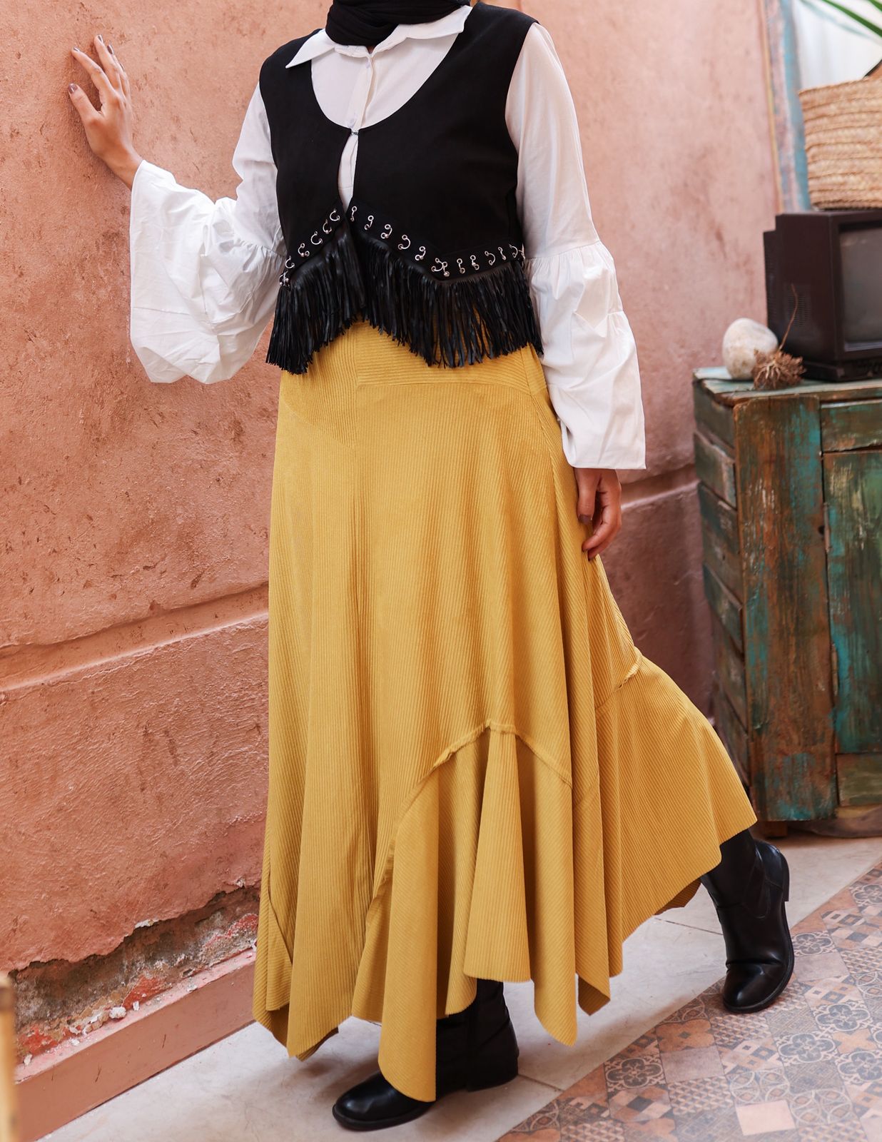 Asymmetrical skirt in Yellow