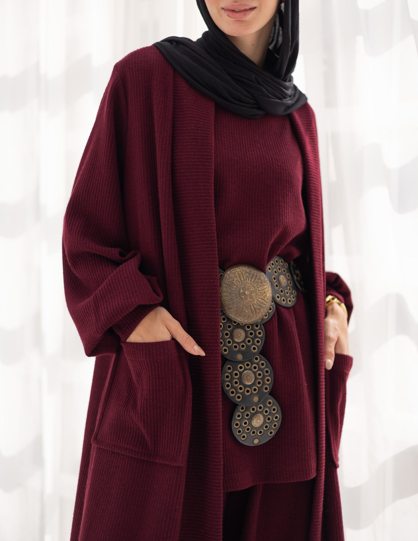 Woolen knitted cardigan with pockets in Burgundy