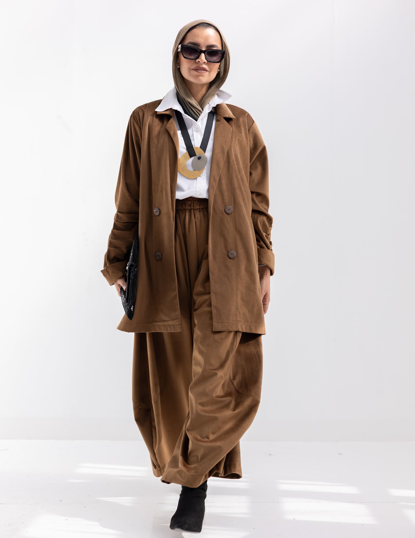 Velvet blazer in Honey