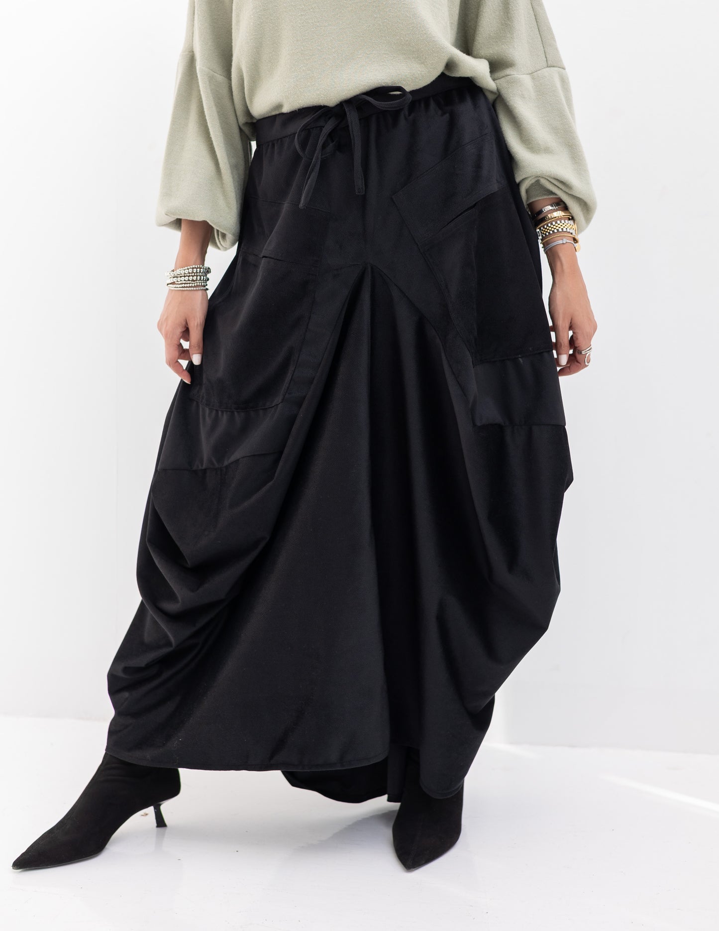 Gypsy skirt in Black