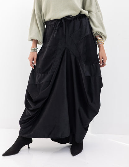 Gypsy skirt in Black