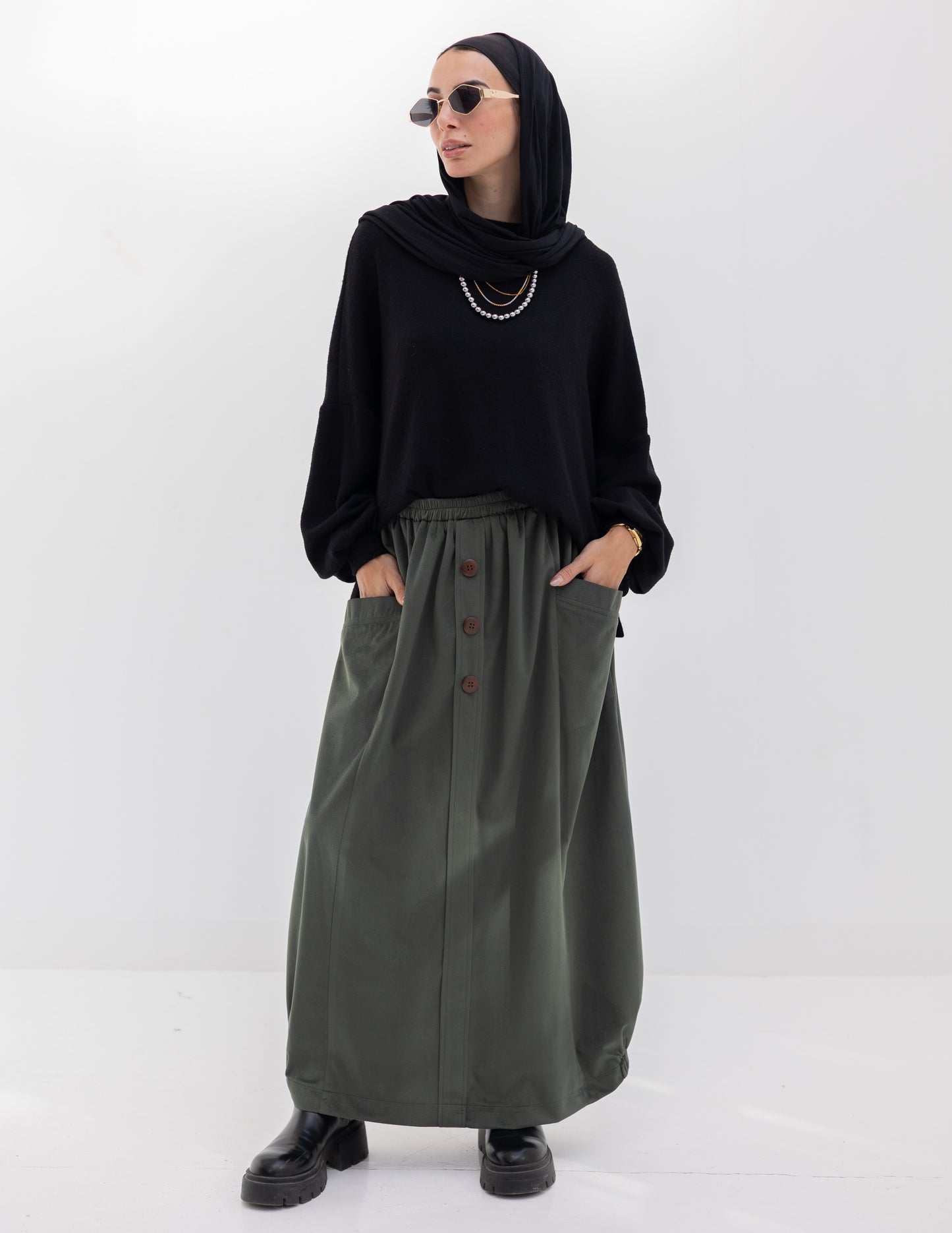 Velvet skirt with pockets in Olive