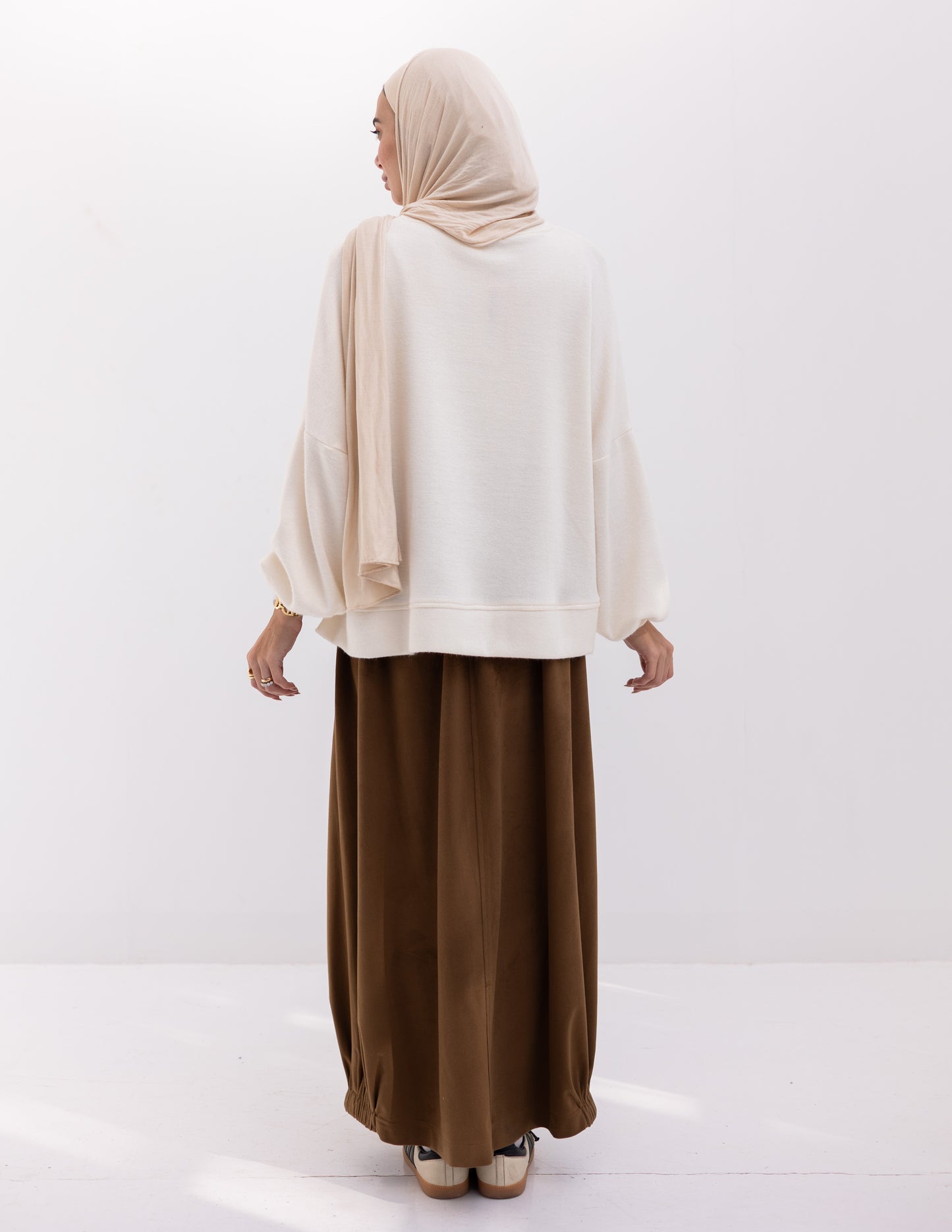 Velvet skirt with pockets in Brown