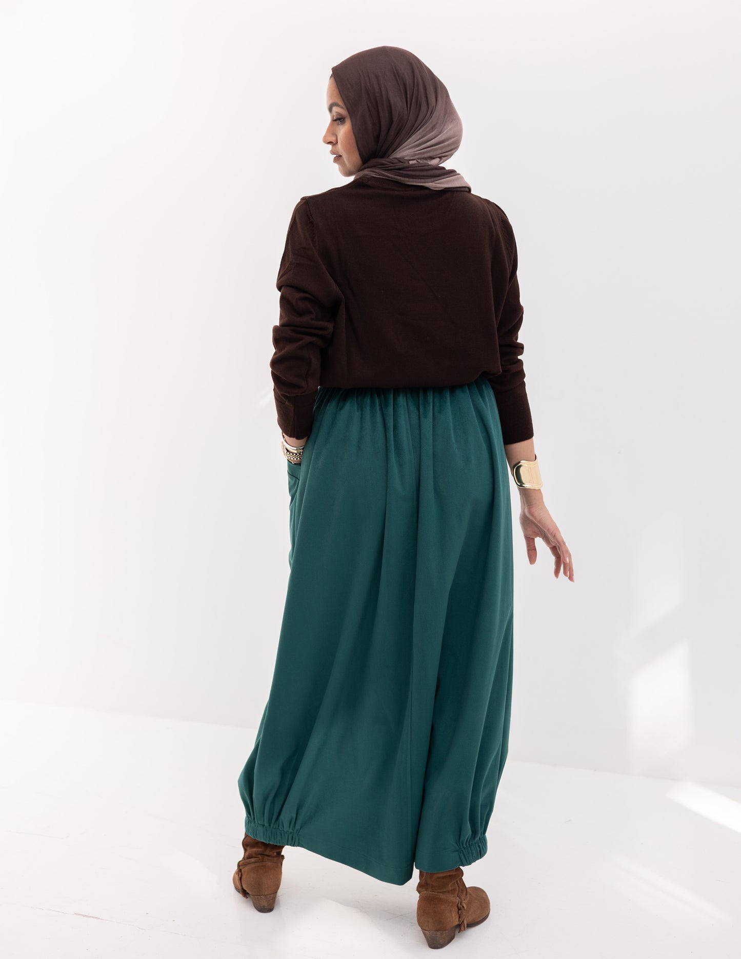 Velvet skirt with pockets in Green