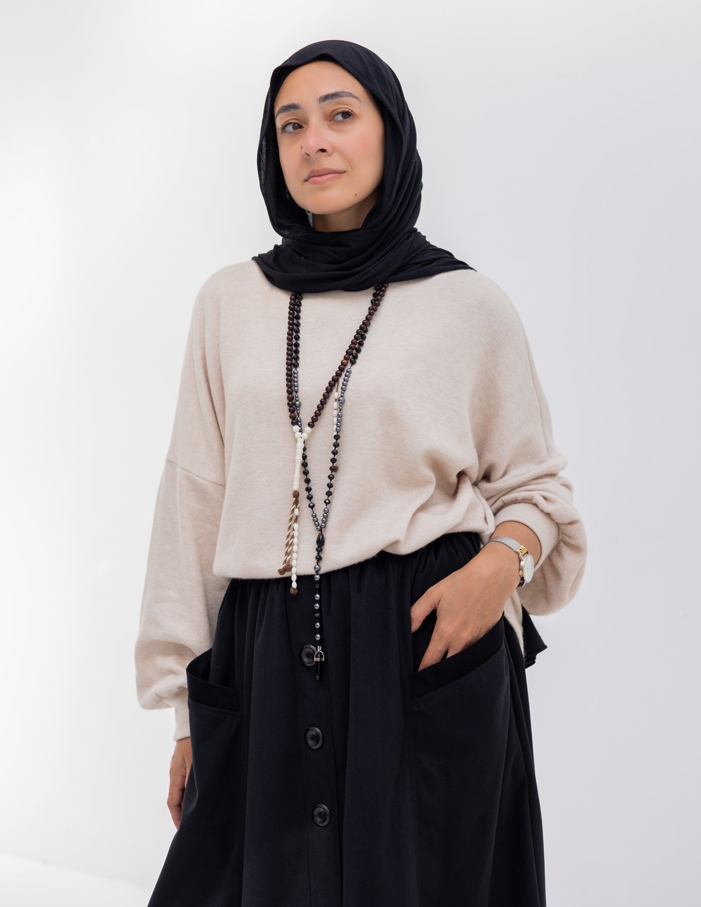 Velvet skirt with pockets in Black