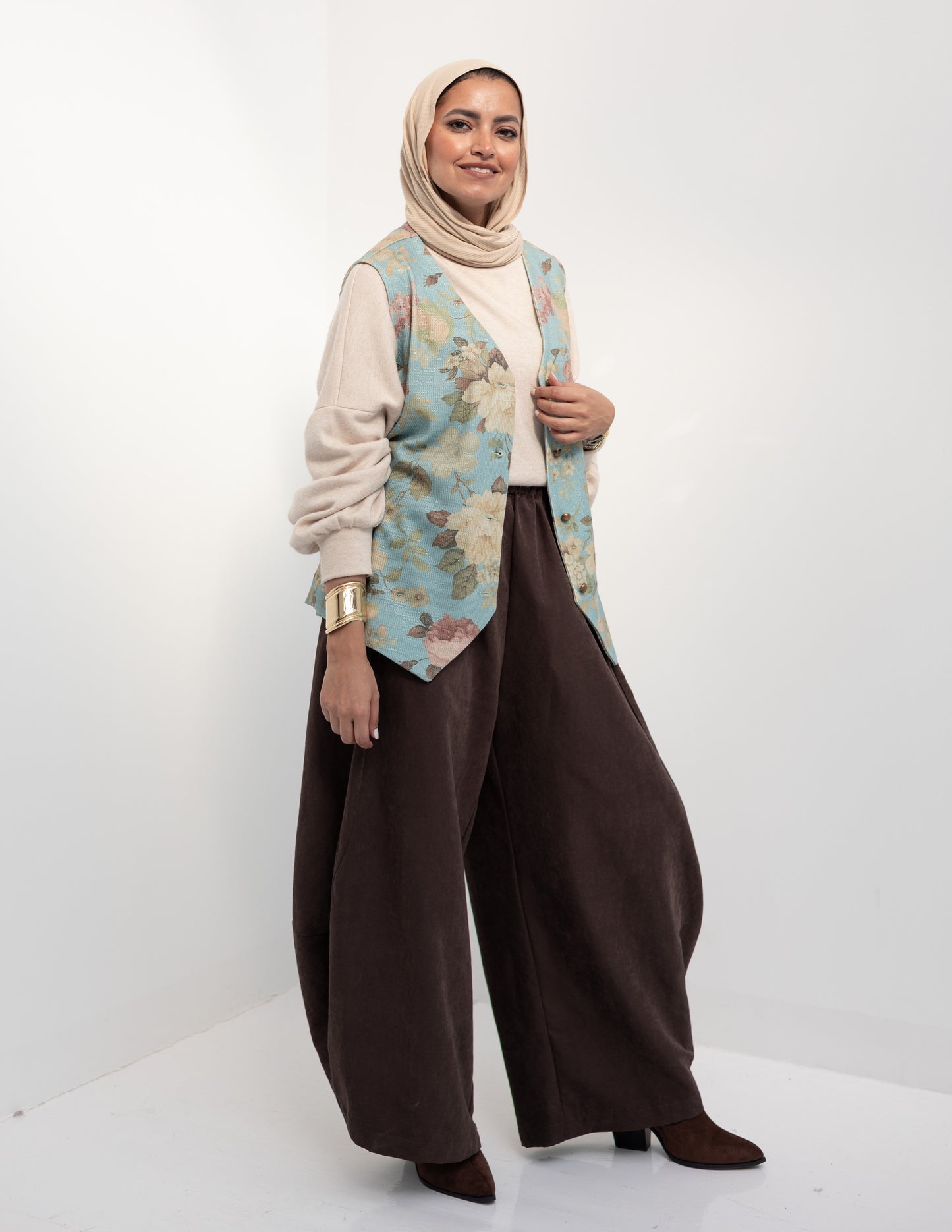 Floral woolen knitted vest in Baby Blue