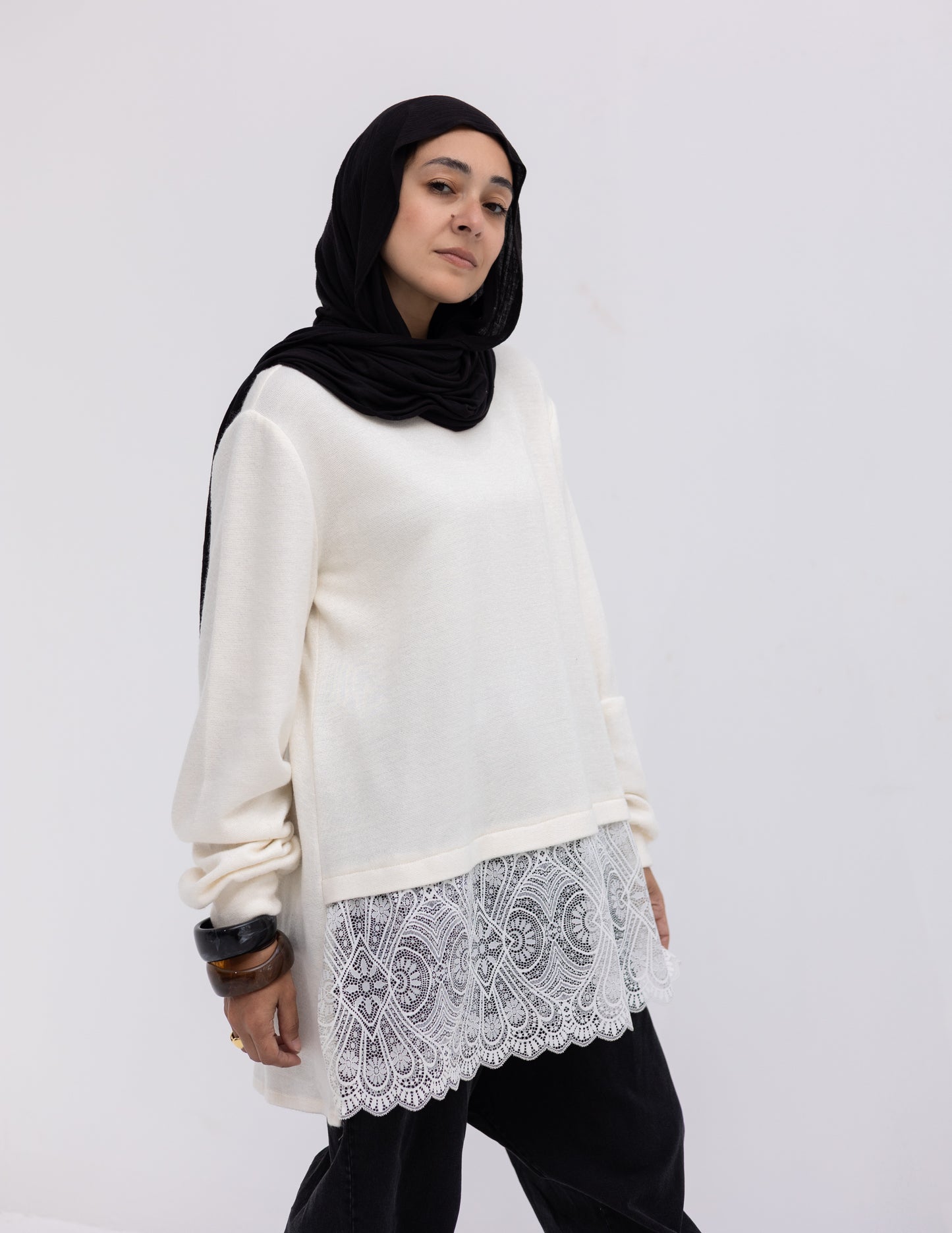 Cashmere pullover with lace in Off-white