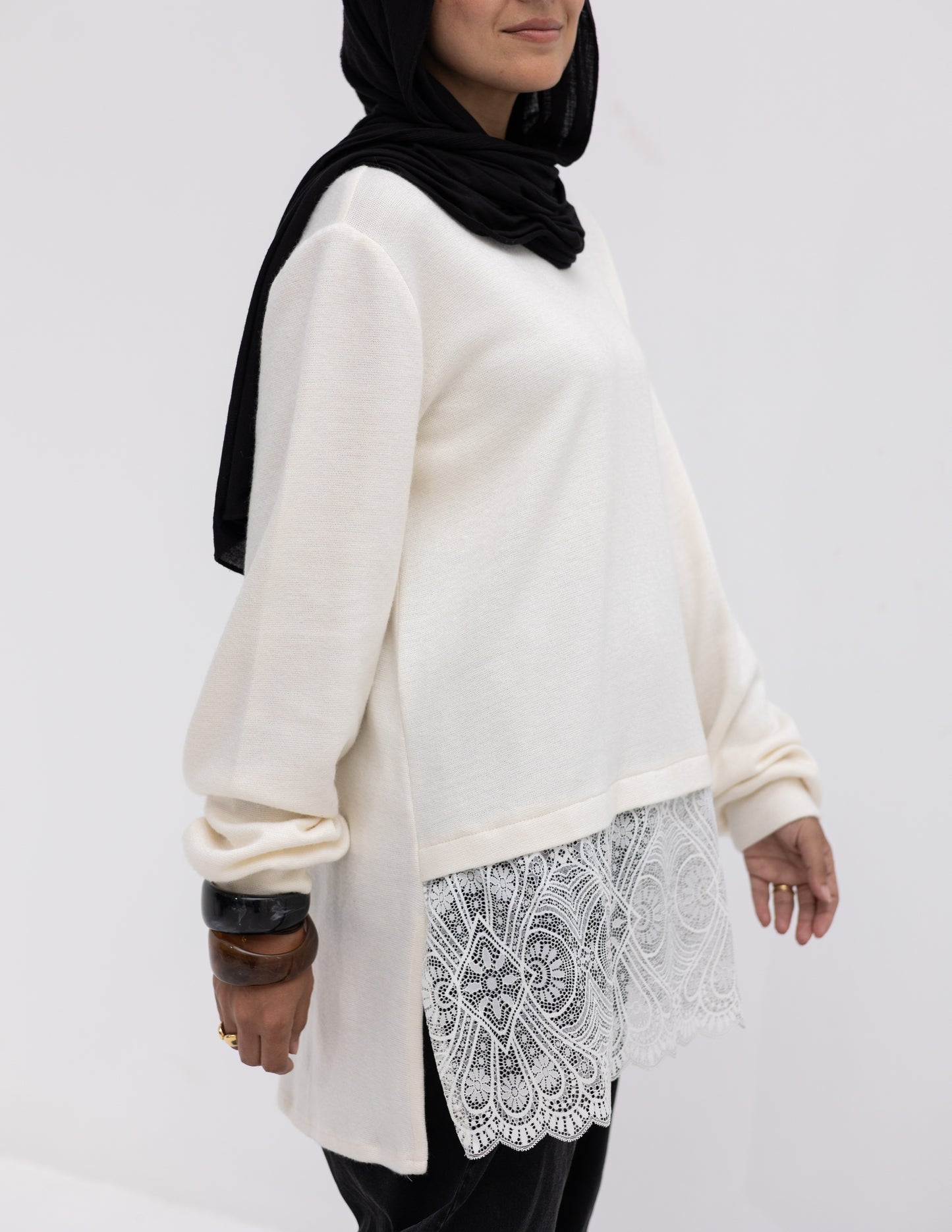 Cashmere pullover with lace in Off-white