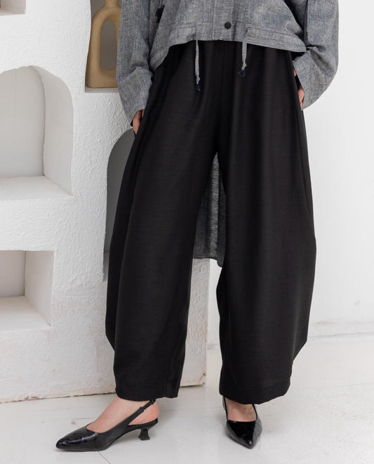 Lenin Gypsy pants in Black