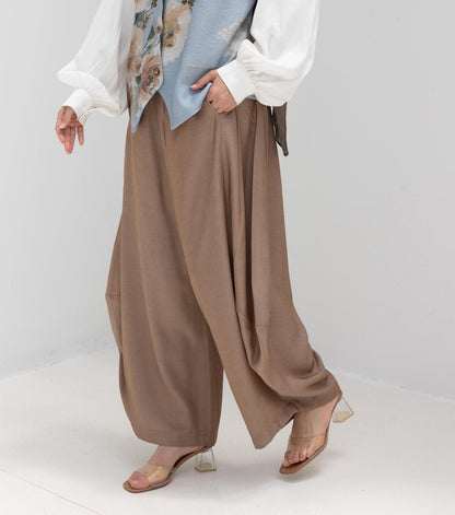Soft summer light Gypsy pants in Dark cafe