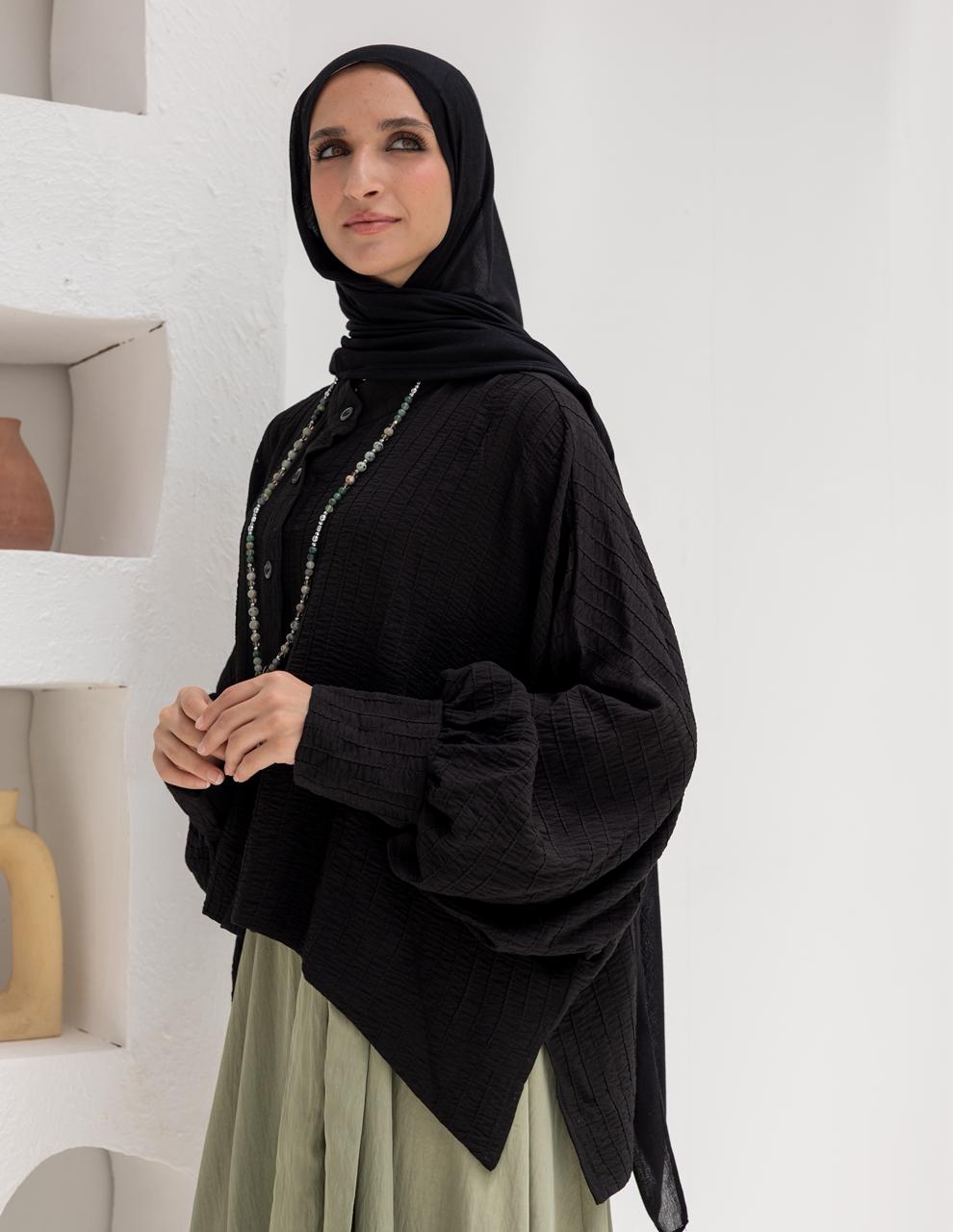 Elegant short blouse with buttons  in Black
