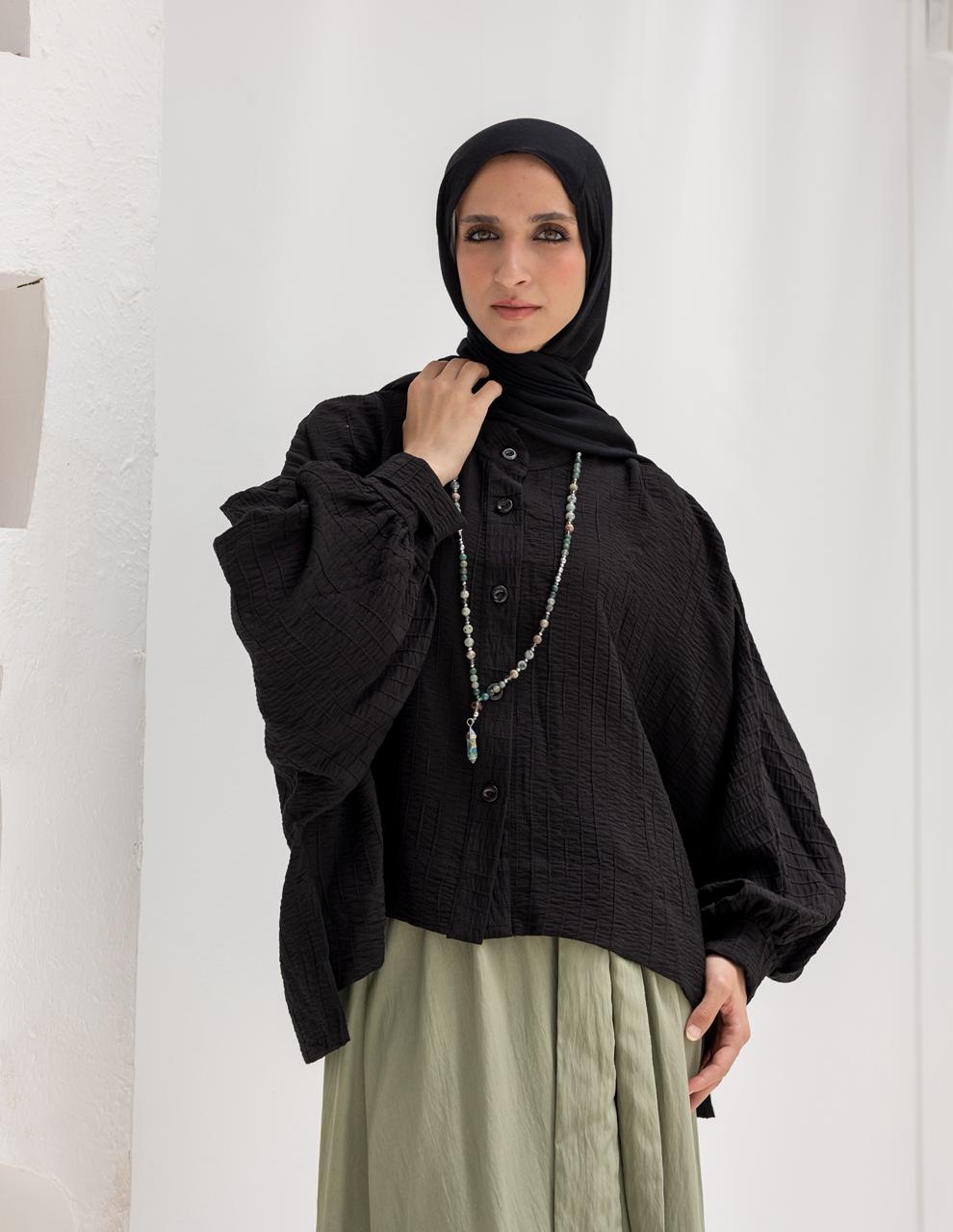 Elegant short blouse with buttons  in Black