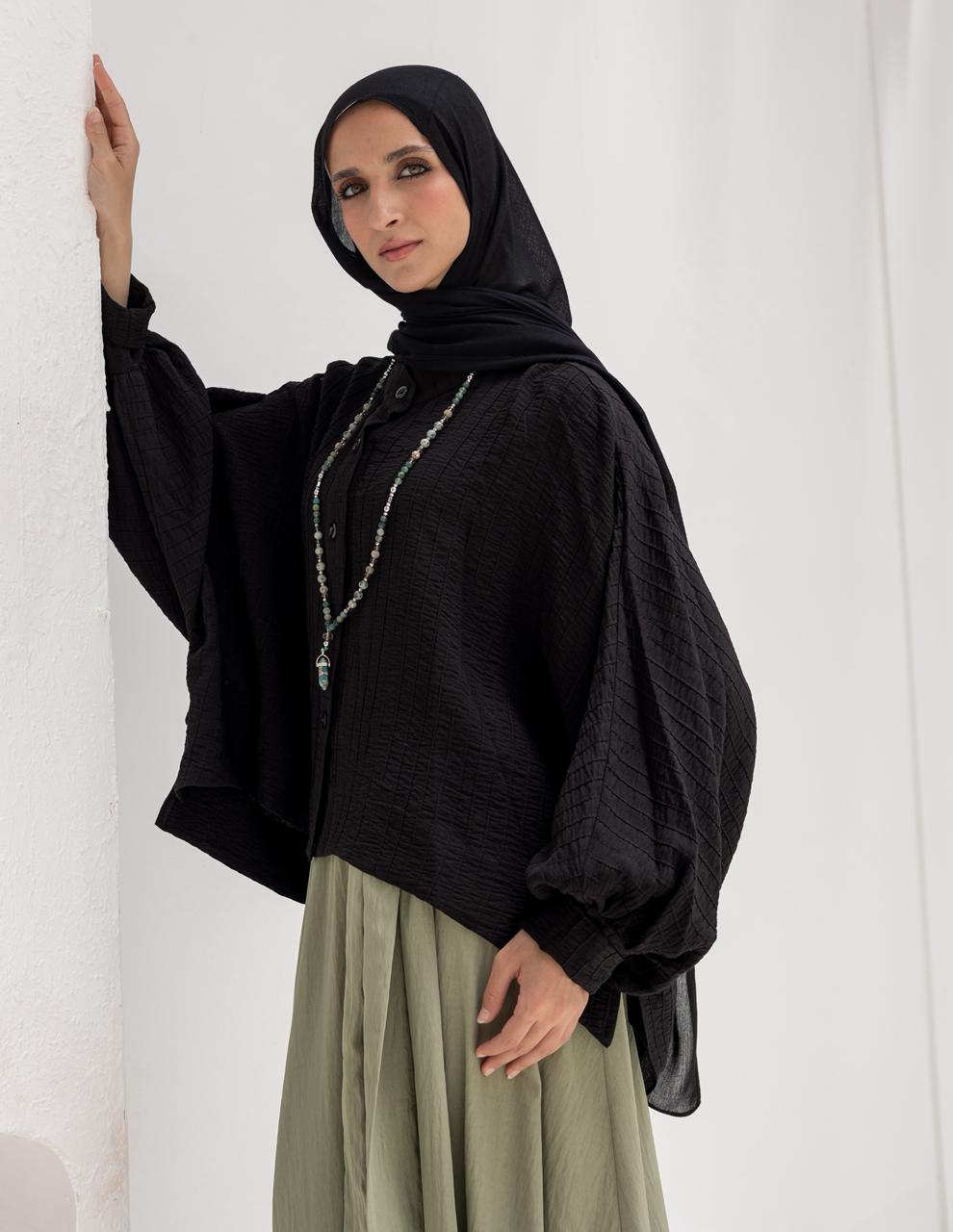 Elegant short blouse with buttons  in Black