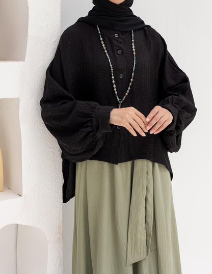 Elegant short blouse with buttons  in Black