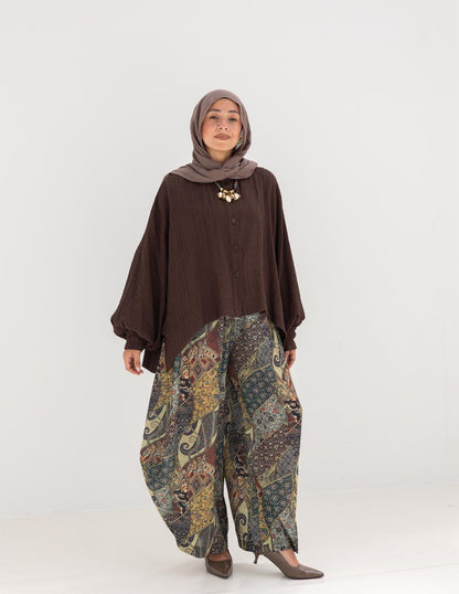 Elegant short blouse with buttons  in Brown