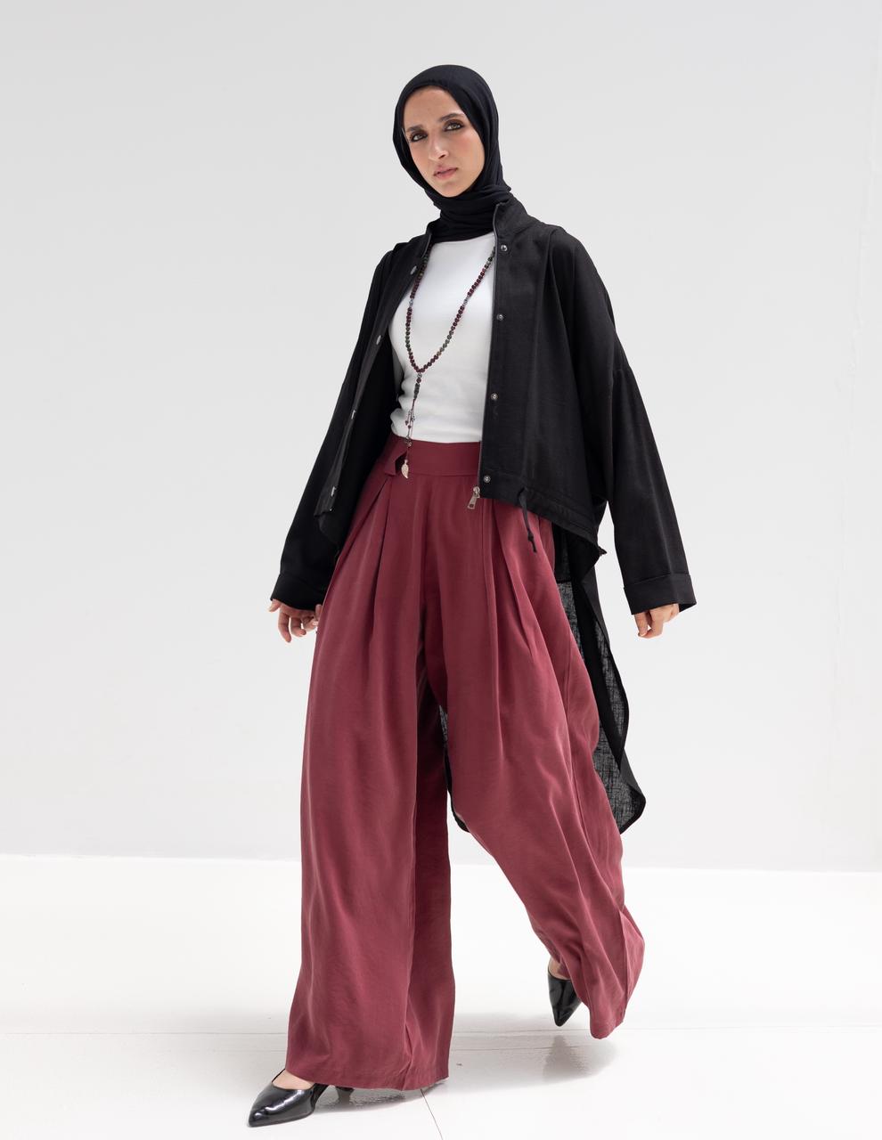 Trendy wide leg pants in Burgundy