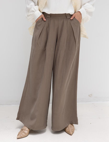 Trendy wide leg pants in Light olive