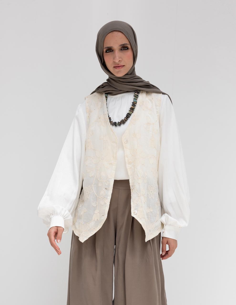 Embroidered vest in Offwhite