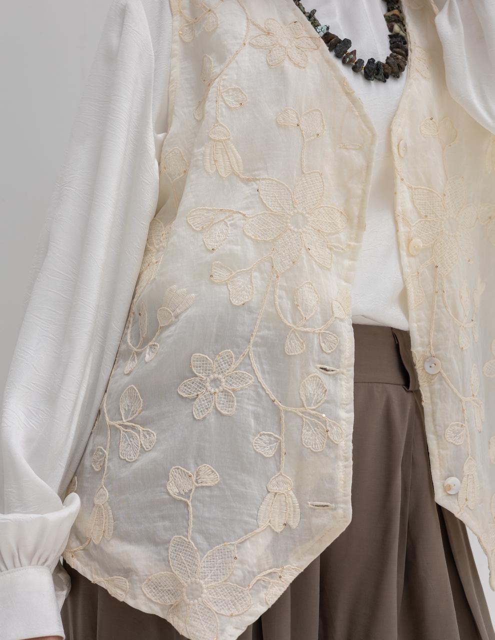 Embroidered vest in Offwhite