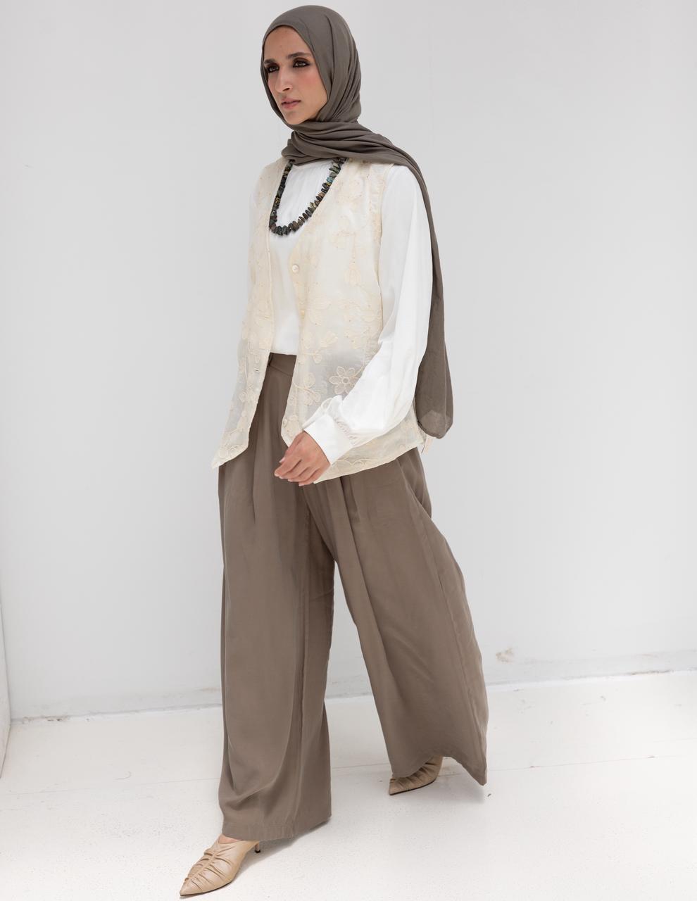 Embroidered vest in Offwhite