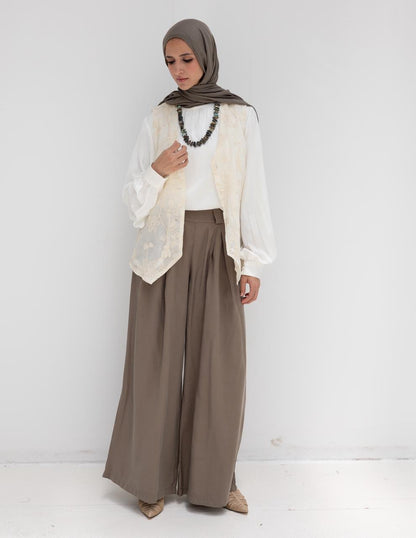 Embroidered vest in Offwhite