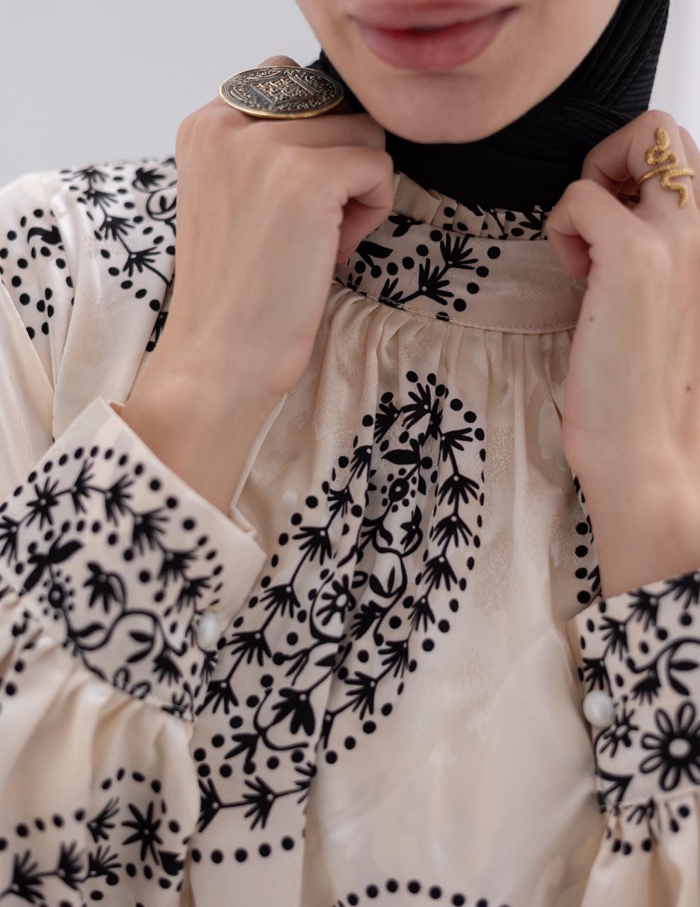 Evening printed silky blouse in Off white