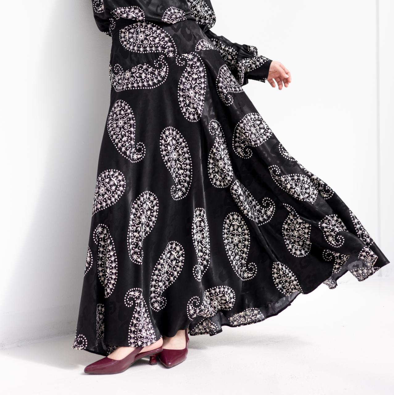 Evening silky flowy skirt