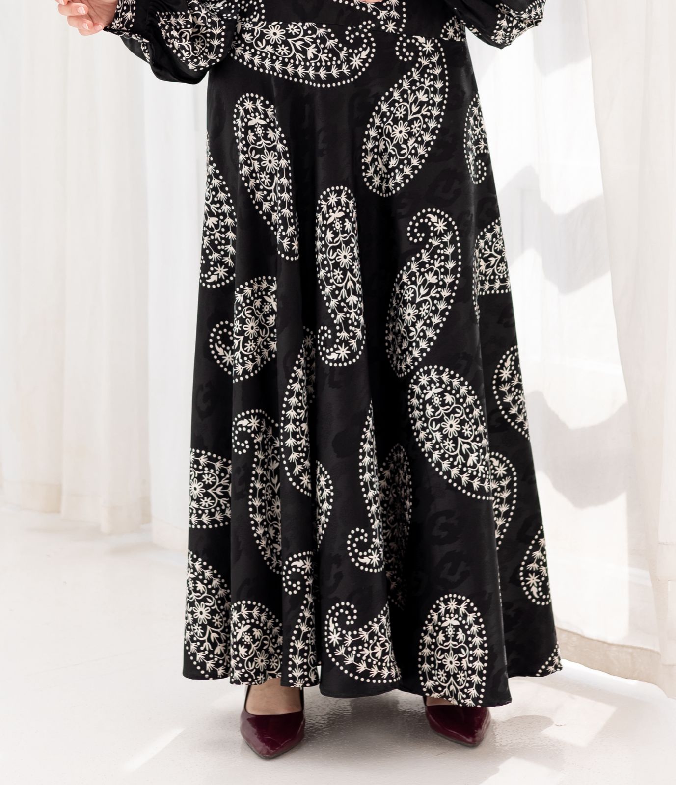 Evening silky flowy skirt