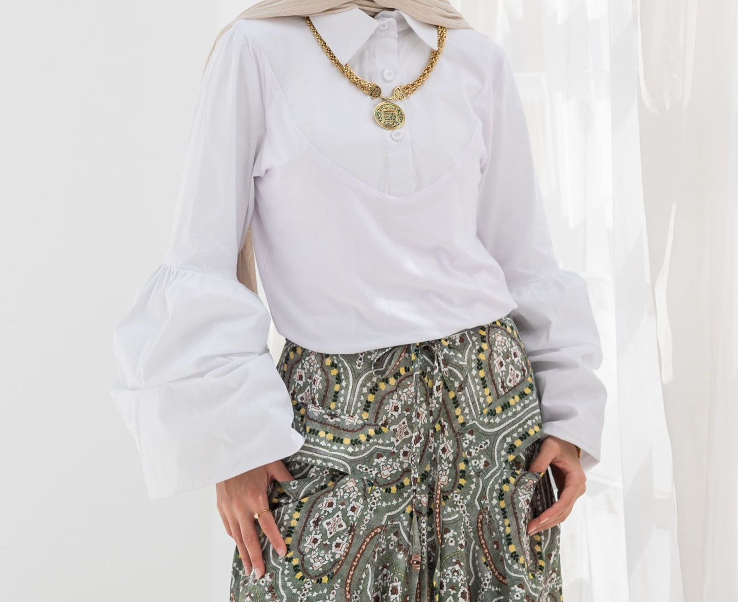 Puffy sleeves poplin & cotton Lycra blouse in White