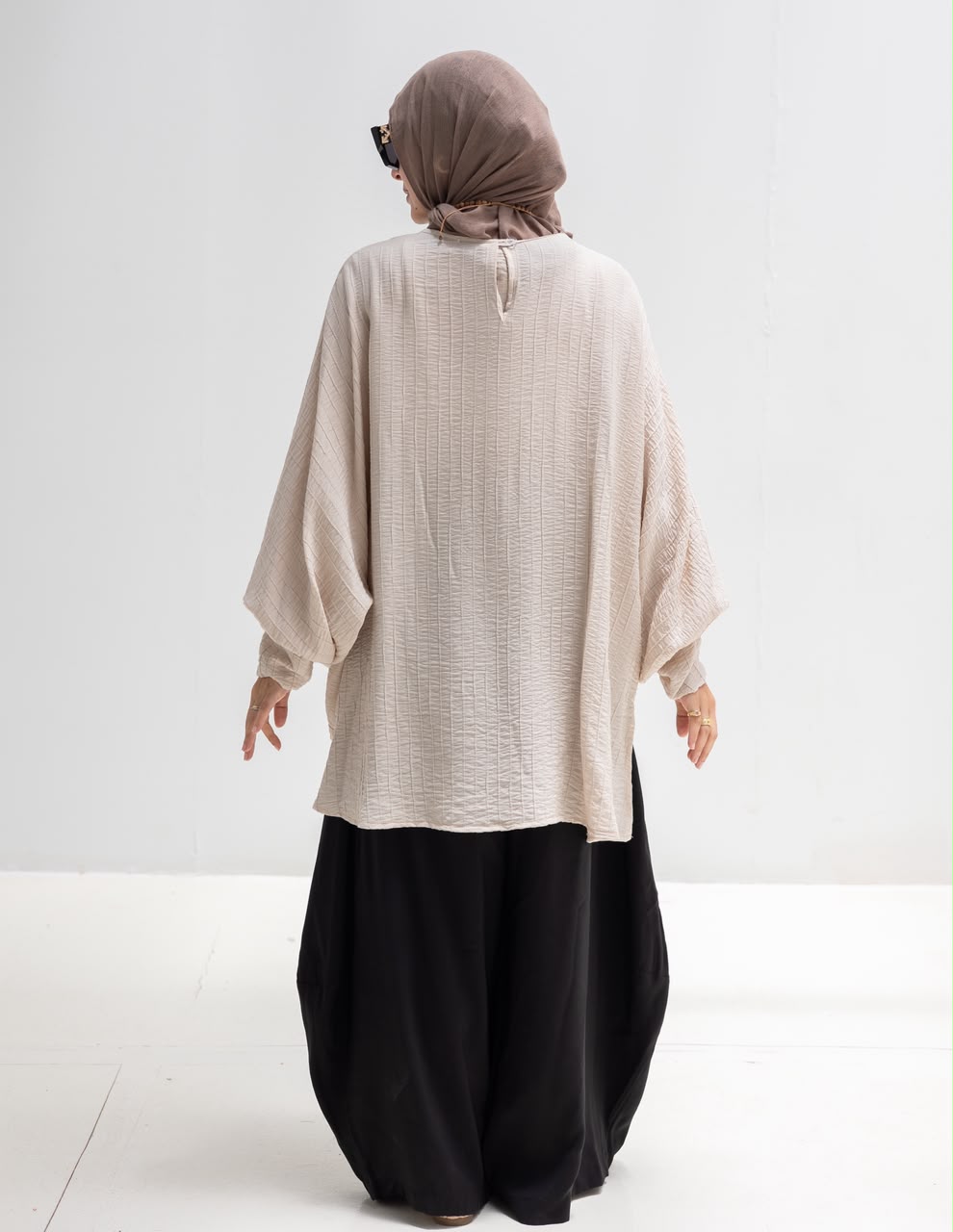 High low blouse in beige