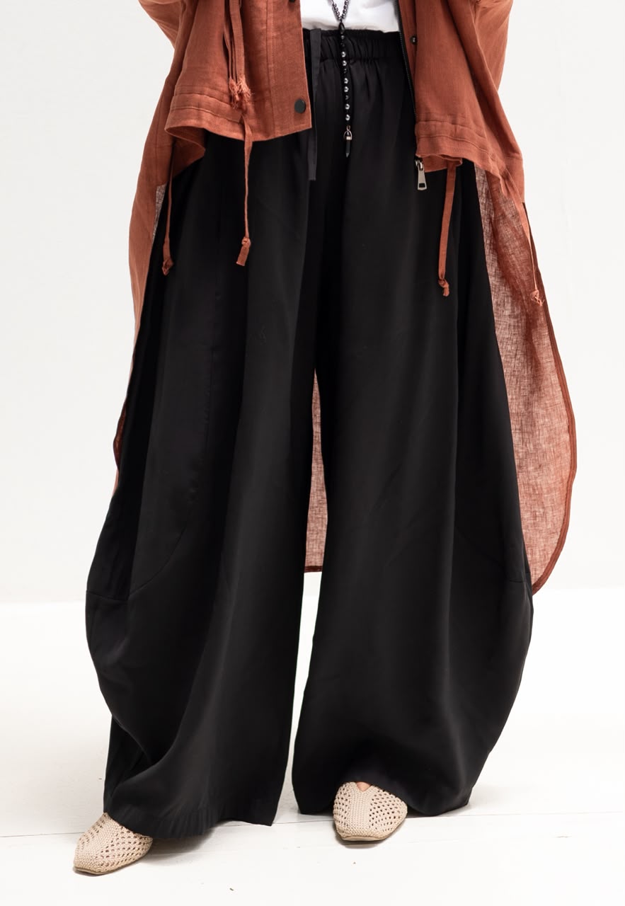 Soft summer light Gypsy pants in Black