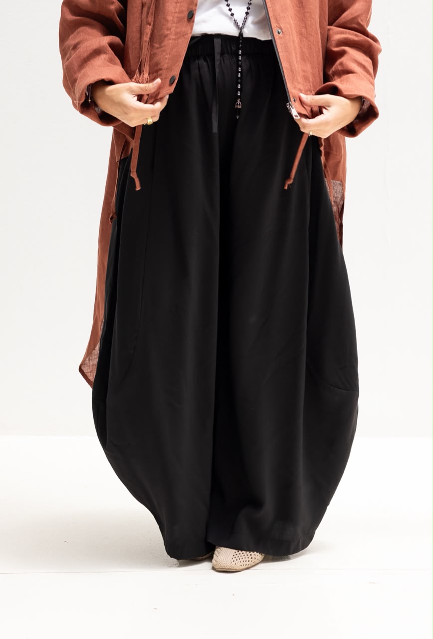 Soft summer light Gypsy pants in Black