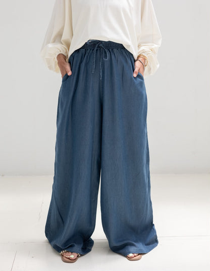 Wide leg Summer Denim pants in Blue jeans